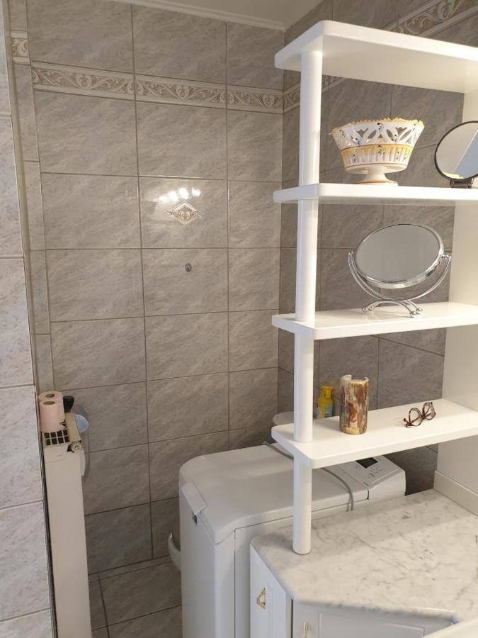 Studio Climatise Et Piscine En Bord De Mer Roquebrune-Cap-Martin Ngoại thất bức ảnh
